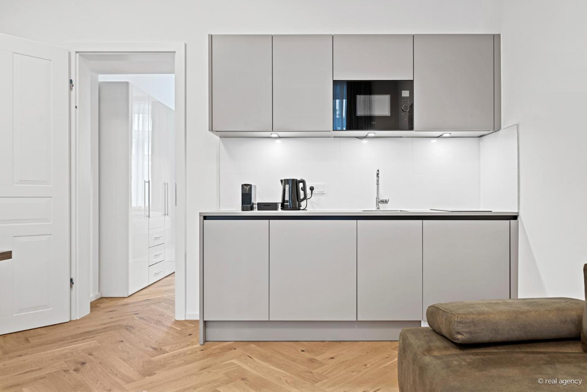 Easy Flat Hernals * Wien